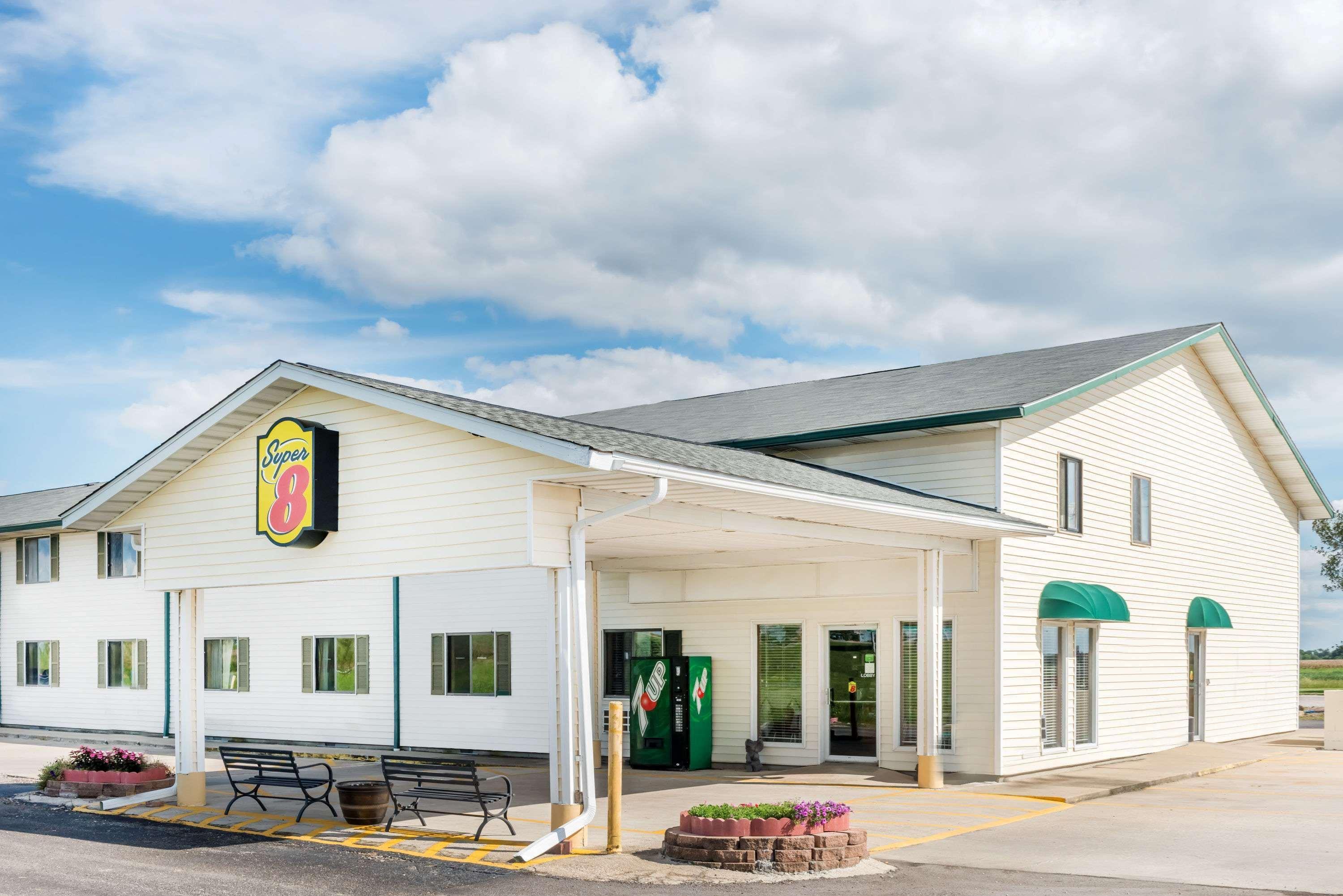 Super 8 By Wyndham Okawville Buitenkant foto