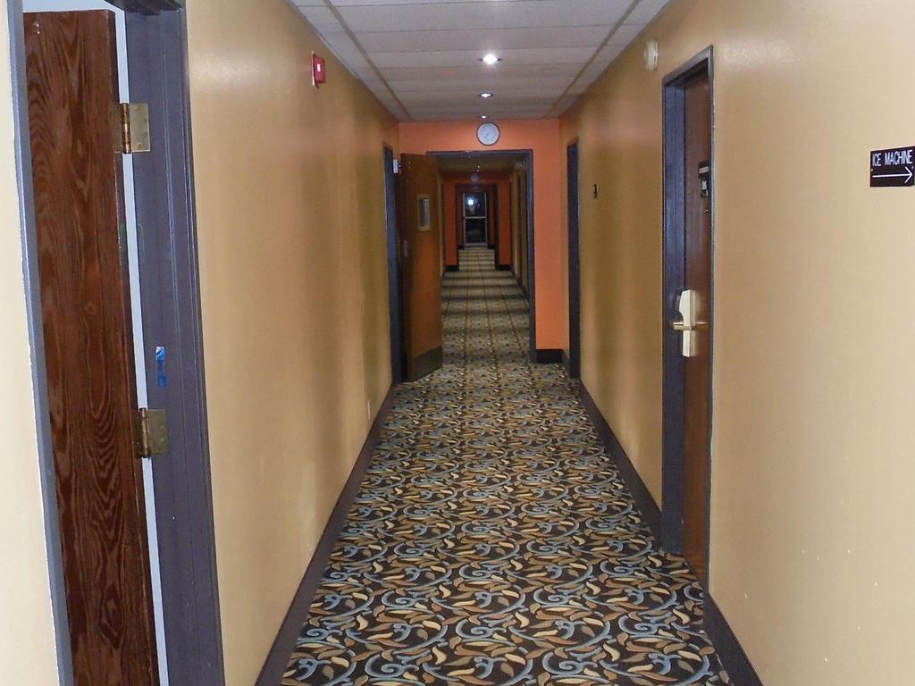Super 8 By Wyndham Okawville Buitenkant foto